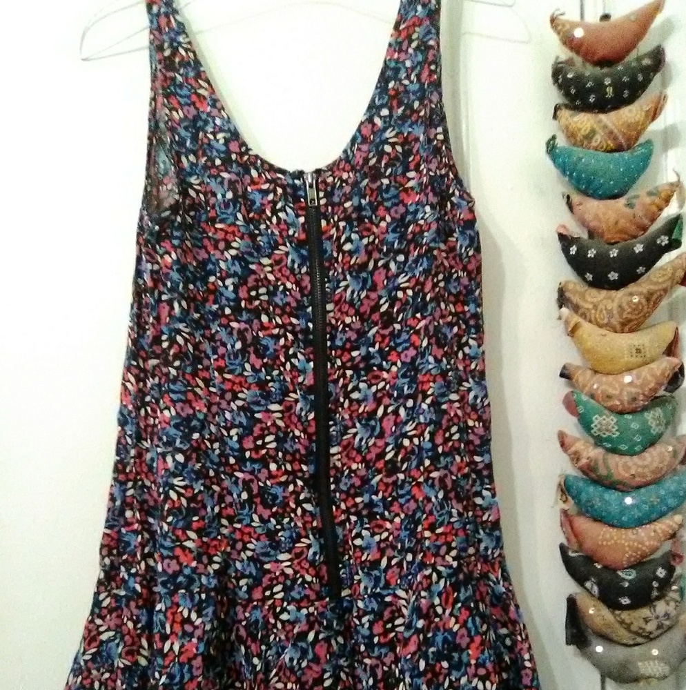 SOLDFree people dress